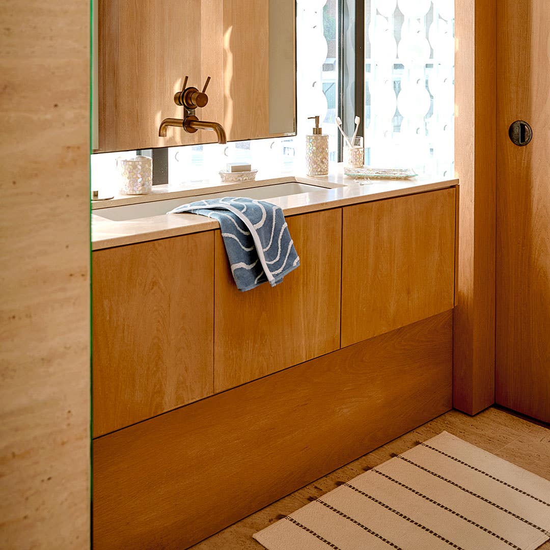 https://s3-ap-southeast-2.amazonaws.com/fusionfactory.commerceconnect.bbnt.production/pim_media/000/173/965/M_F_Summer_S24-25_LS_Location_Bathroom_Bath_Towel_BT_Franco_Soft_Blue_Celeste_Range_Hero.jpg?1729733636