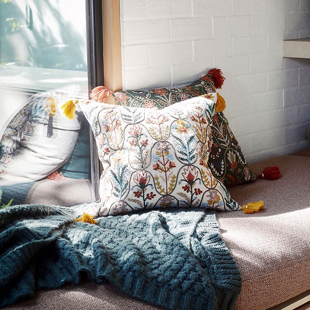 Bed bath and table cushions hot sale