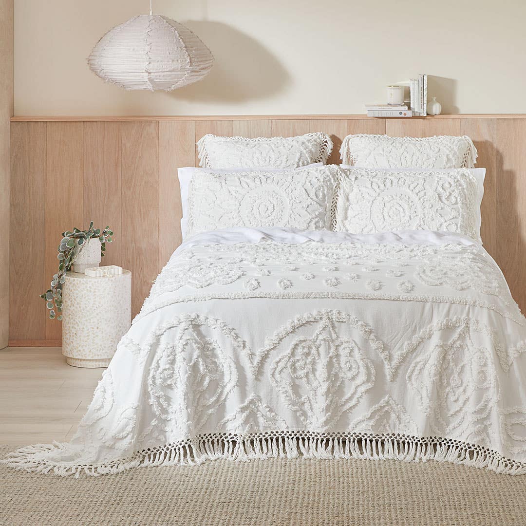 Queen bedspread hot sale