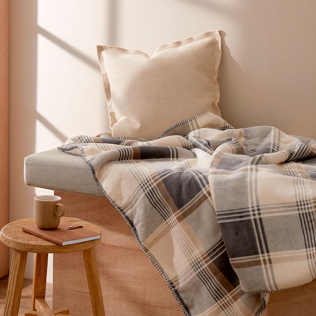 White throws for chair clearance