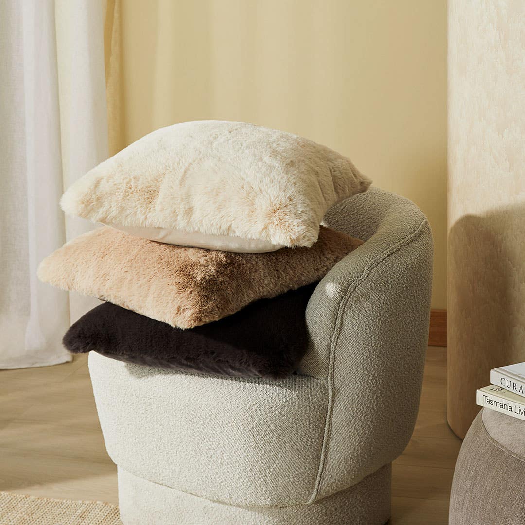 https://s3-ap-southeast-2.amazonaws.com/fusionfactory.commerceconnect.bbnt.production/pim_media/000/162/247/M_F_W24_LS_Throw_Cushion_Faux_Fur_Luxury_Cream_Stone_Shadow_Grey-2_SI.jpg?1710997507
