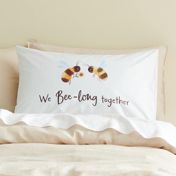 https://s3-ap-southeast-2.amazonaws.com/fusionfactory.commerceconnect.bbnt.production/pim_media/000/160/306/M_F_W24_Novelty_Pillow_Cases_BOP_We_Bee-long_Together_SI.jpg?1707866629