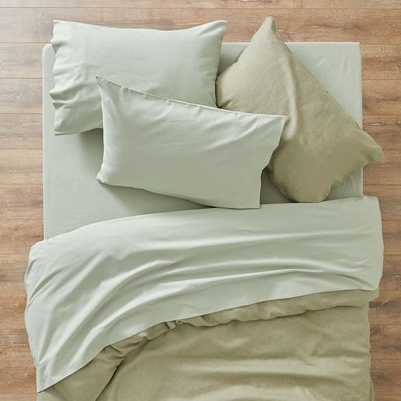 https://s3-ap-southeast-2.amazonaws.com/fusionfactory.commerceconnect.bbnt.production/pim_media/000/207/155/M_F_W24_Sheet-Sets_Flannelette_Sage_Plain-Dye_SI.jpg?1768283248