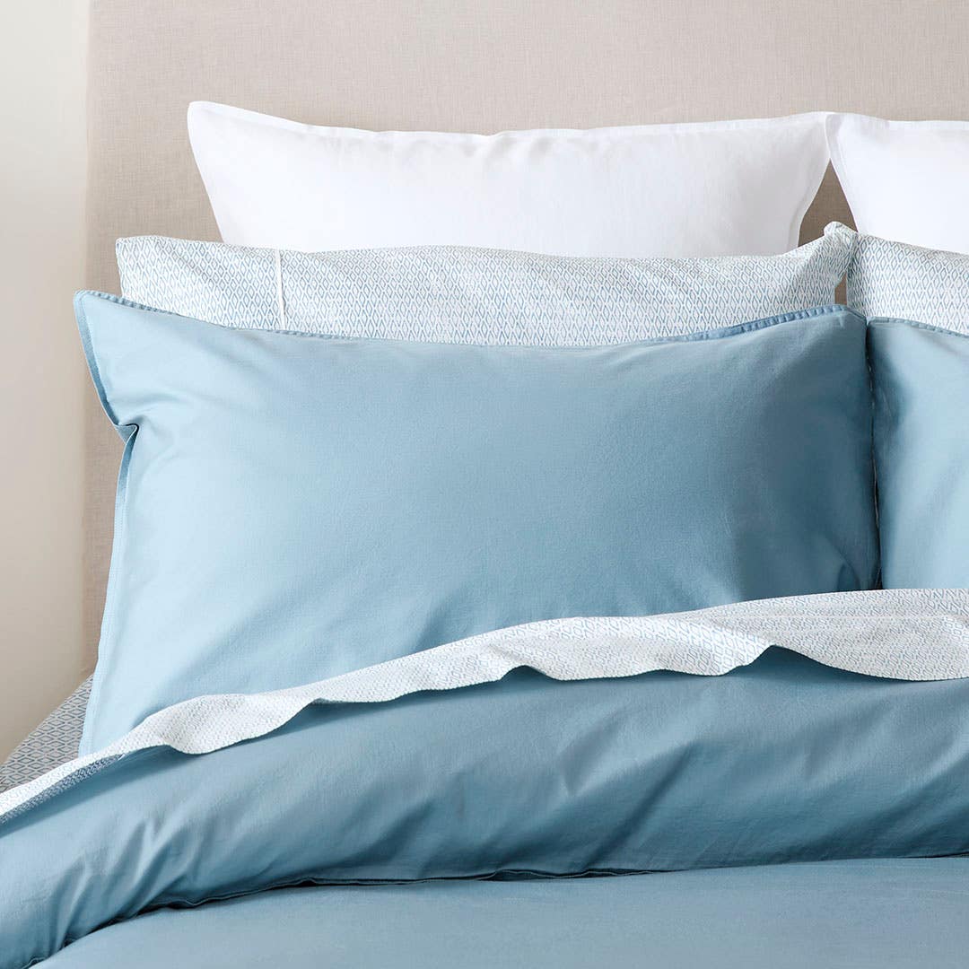 https://s3-ap-southeast-2.amazonaws.com/fusionfactory.commerceconnect.bbnt.production/pim_media/000/195/950/M_F_W25_BOP_Peyton-Denim_QQC_Pillow_SI.jpg?1749620249