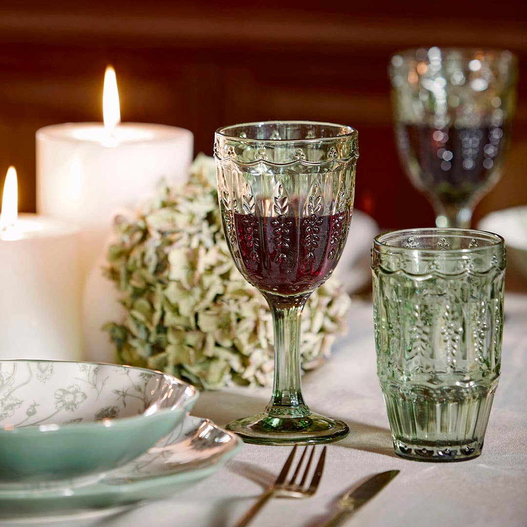 https://s3-ap-southeast-2.amazonaws.com/fusionfactory.commerceconnect.bbnt.production/pim_media/000/166/624/M_F_Cosette-Dinning-Set_Green_23379_R_SI.jpg?1721804006