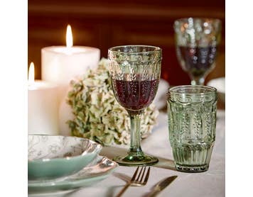 https://s3-ap-southeast-2.amazonaws.com/fusionfactory.commerceconnect.bbnt.production/pim_media/000/166/624/M_F_Cosette-Dinning-Set_Green_23379_R_SI.jpg?1721804006