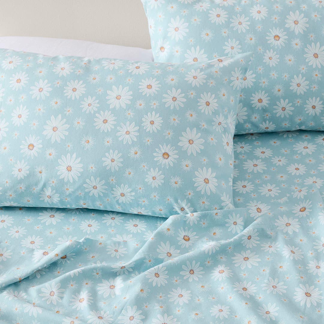 https://s3-ap-southeast-2.amazonaws.com/fusionfactory.commerceconnect.bbnt.production/pim_media/000/196/518/M_F_W25_SS_Flannelette_Maeva_Blue_Detail-03_SI.jpg?1750745460