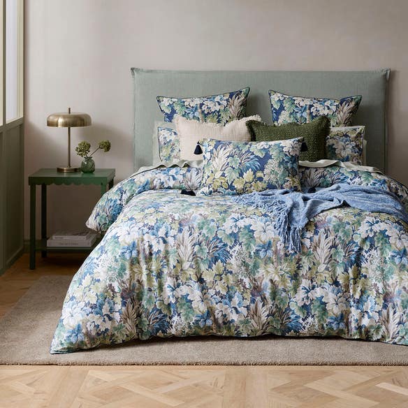 https://s3-ap-southeast-2.amazonaws.com/fusionfactory.commerceconnect.bbnt.production/pim_media/000/206/178/M_F_W26_Bedlinen_BOP_Hampshire_QQC_SI.jpg?1767141009