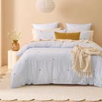 https://s3-ap-southeast-2.amazonaws.com/fusionfactory.commerceconnect.bbnt.production/pim_media/000/208/631/M_F_W26_Bedlinen_BOP_Honey_Embroidery_QQC_SI.jpg?1770693856