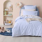 https://s3-ap-southeast-2.amazonaws.com/fusionfactory.commerceconnect.bbnt.production/pim_media/000/209/974/M_F_W26_Bedlinen_BOP_Honey_SQC_SI.jpg?1770961758