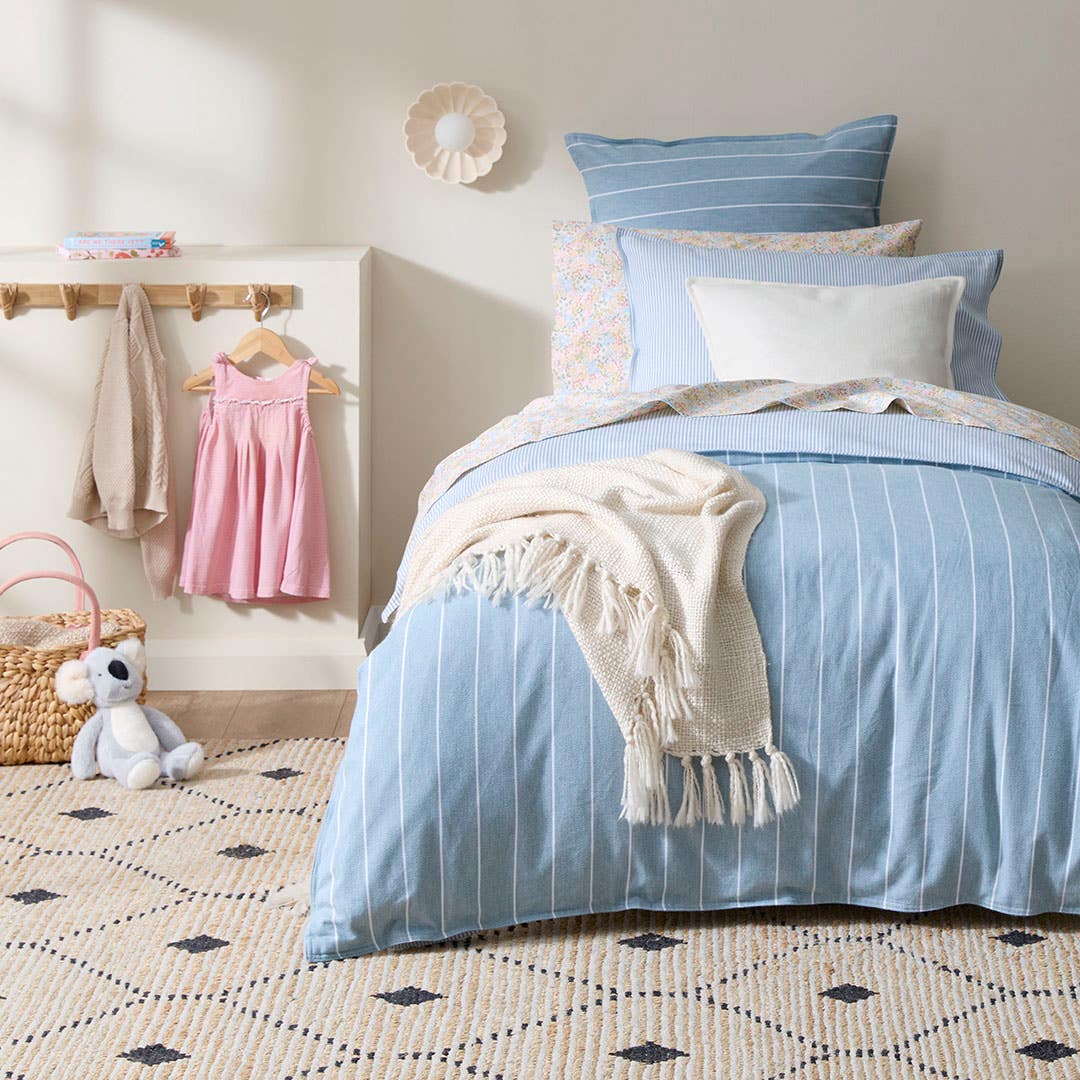 https://s3-ap-southeast-2.amazonaws.com/fusionfactory.commerceconnect.bbnt.production/pim_media/000/210/088/M_F_W26_Bedlinen_BOP_Lex-Soft-Blue_SQC_SI.jpg?1771458257