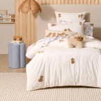 https://s3-ap-southeast-2.amazonaws.com/fusionfactory.commerceconnect.bbnt.production/pim_media/000/210/109/M_F_W26_Bedlinen_BOP_Ruby_SQC_SI.jpg?1771462967