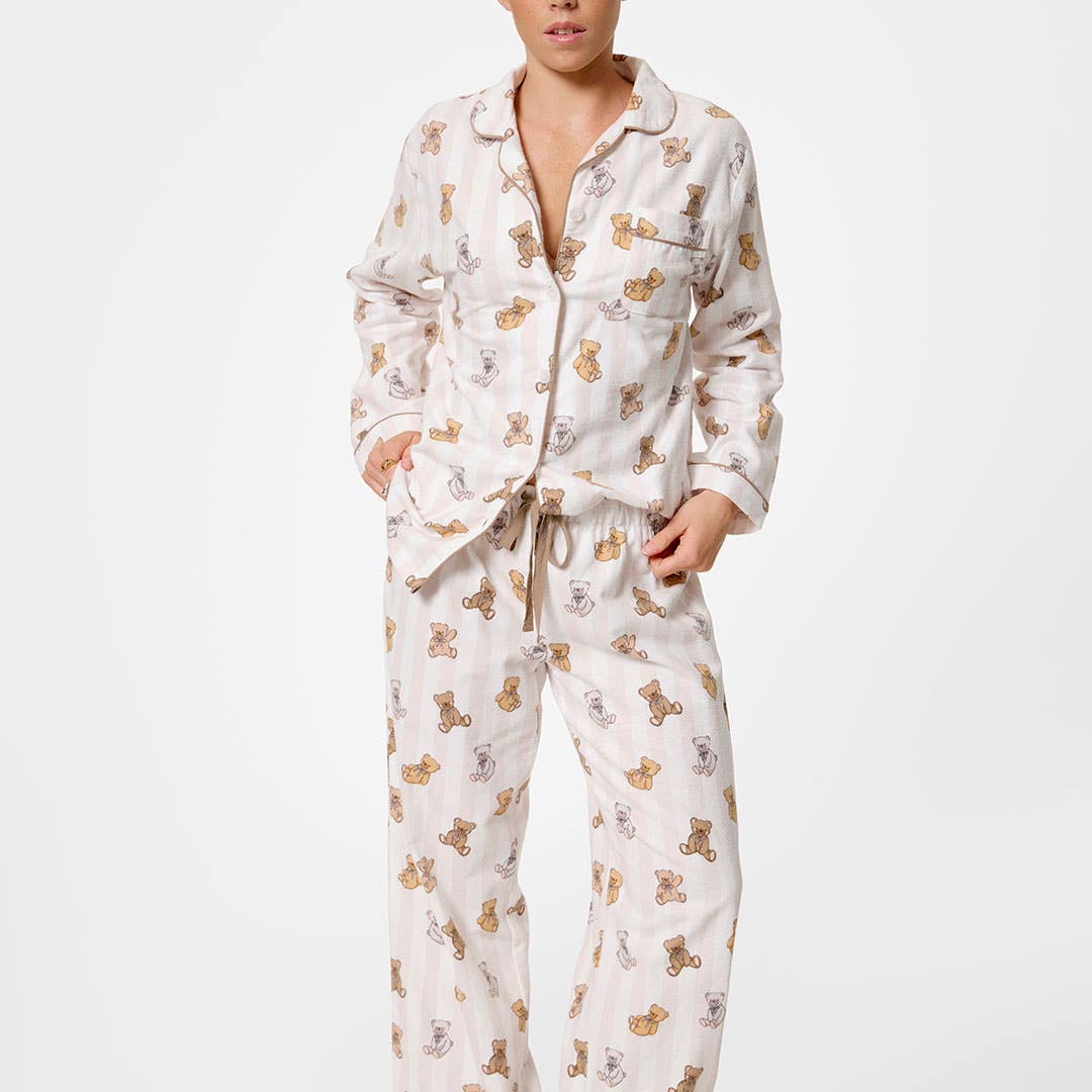 https://s3-ap-southeast-2.amazonaws.com/fusionfactory.commerceconnect.bbnt.production/pim_media/000/209/683/M_F_W26_Cuddly-Bear-Flannel-PJs_SML_Bear_26073701_Detail_SI.jpg?1770860563