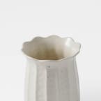https://s3-ap-southeast-2.amazonaws.com/fusionfactory.commerceconnect.bbnt.production/pim_media/000/205/723/M_F_W26_Curtis-Ceramic-Vase-Sml_White_26894901_Detail_SI.jpg?1765343264
