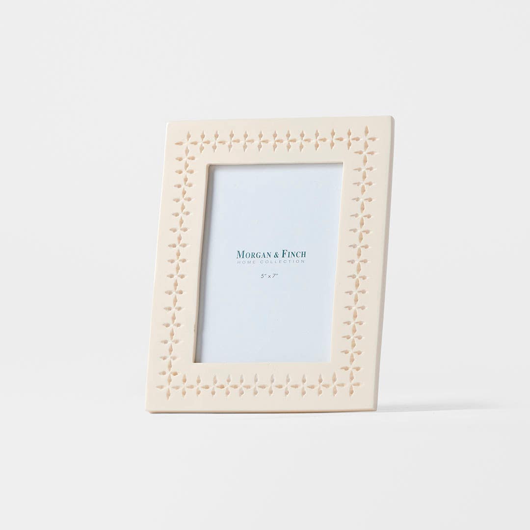 https://s3-ap-southeast-2.amazonaws.com/fusionfactory.commerceconnect.bbnt.production/pim_media/000/205/739/M_F_W26_Dune-Resin-Frame-5x7_Ivory_26906401_SI.jpg?1765344476