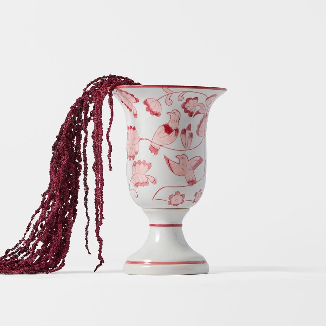 https://s3-ap-southeast-2.amazonaws.com/fusionfactory.commerceconnect.bbnt.production/pim_media/000/205/758/M_F_W26_Empress-Ceramic-Vase-Lrg_Pink_26894001_SCALE_SI.jpg?1765345424