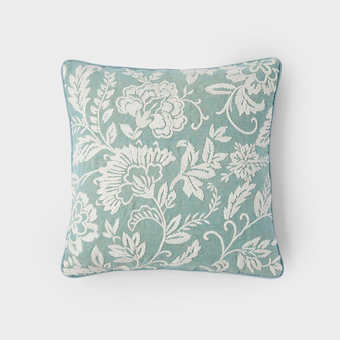 https://s3-ap-southeast-2.amazonaws.com/fusionfactory.commerceconnect.bbnt.production/pim_media/000/209/533/M_F_W26_Greer-Cushion_Washed-Blue_26902103_SI.jpg?1770850741