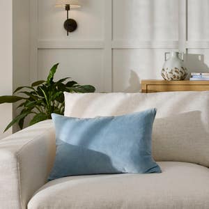 https://s3-ap-southeast-2.amazonaws.com/fusionfactory.commerceconnect.bbnt.production/pim_media/000/211/654/M_F_W26_LS_Cushions_Meera_Velvet_Chambray_SI.jpg?1774307335