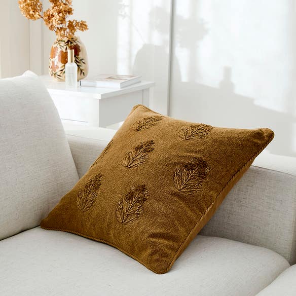 https://s3-ap-southeast-2.amazonaws.com/fusionfactory.commerceconnect.bbnt.production/pim_media/000/212/359/M_F_W26_LS_Cushions_Reeva_Ochre_SI.jpg?1775083466