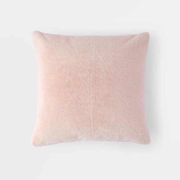 https://s3-ap-southeast-2.amazonaws.com/fusionfactory.commerceconnect.bbnt.production/pim_media/000/209/607/M_F_W26_Lumi-Fur-Cushion_Blush_26890903_SI.jpg?1770858025