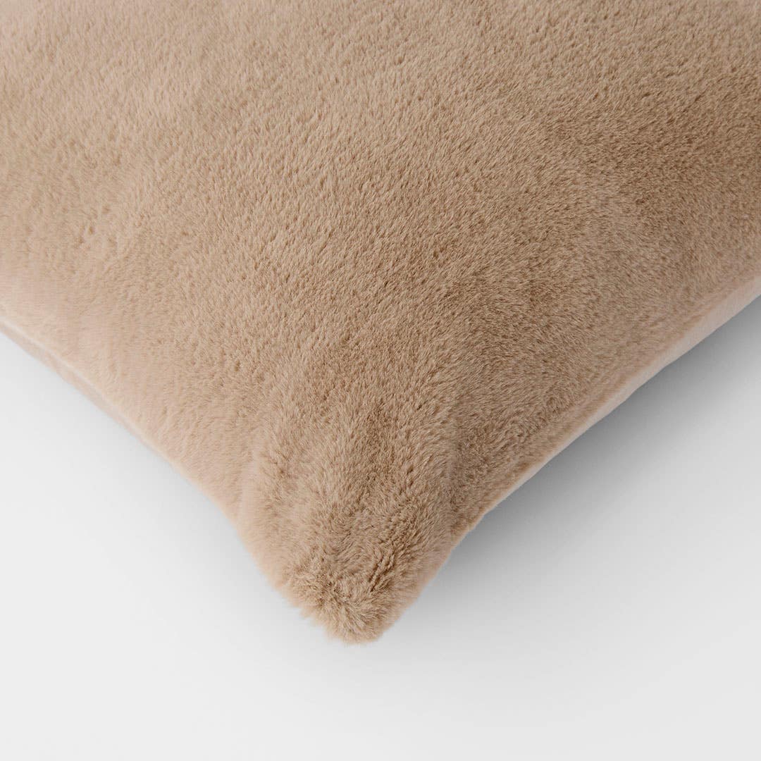 https://s3-ap-southeast-2.amazonaws.com/fusionfactory.commerceconnect.bbnt.production/pim_media/000/209/610/M_F_W26_Lumi-Fur-Cushion_Stone_26890904_Detail_SI.jpg?1770858212