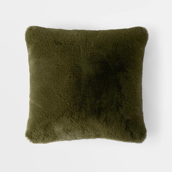 https://s3-ap-southeast-2.amazonaws.com/fusionfactory.commerceconnect.bbnt.production/pim_media/000/209/720/M_F_W26_Luxury-Faux-Fur-Cushion_Moss_21361812_SI.jpg?1770866589