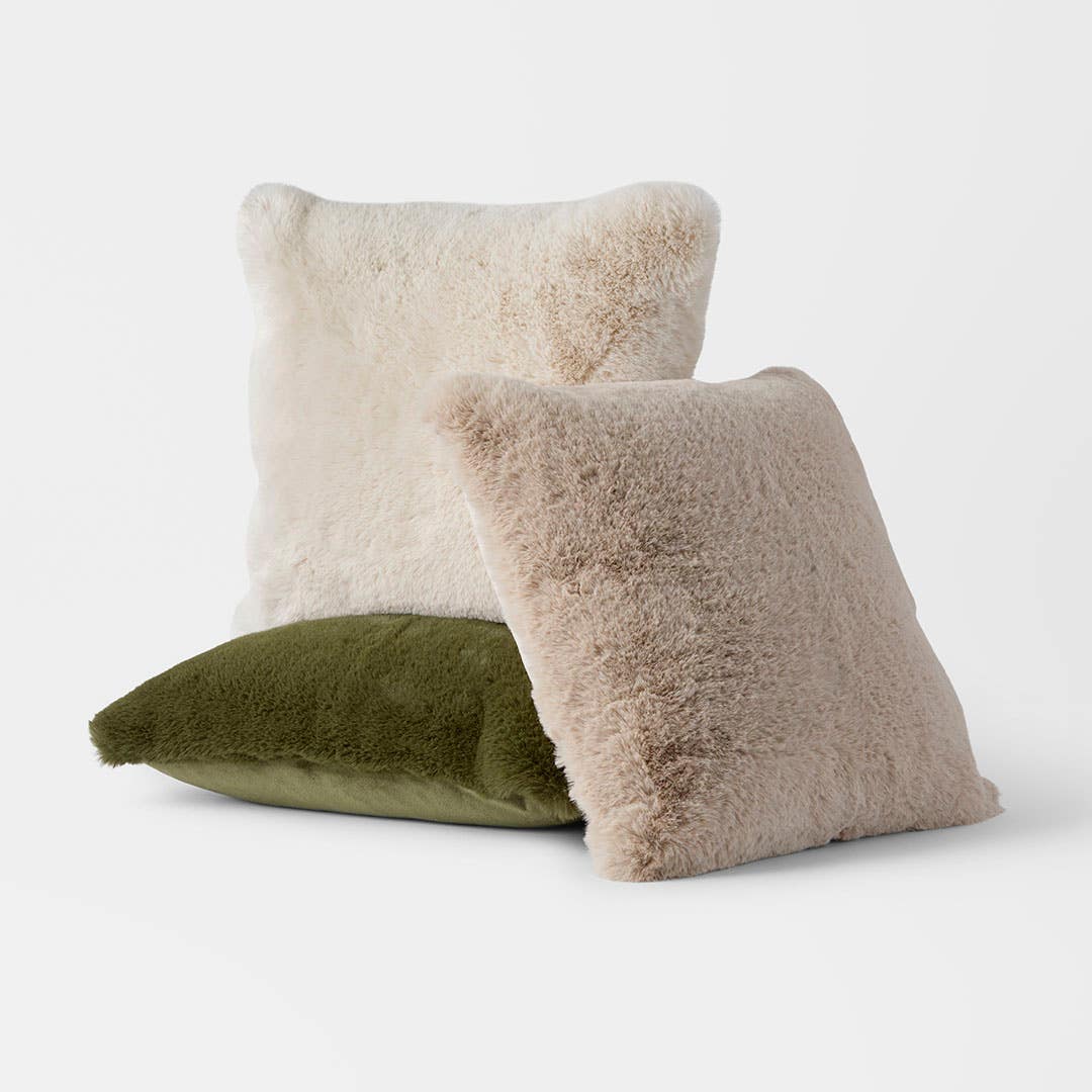 https://s3-ap-southeast-2.amazonaws.com/fusionfactory.commerceconnect.bbnt.production/pim_media/000/209/721/M_F_W26_Luxury-Faux-Fur-Cushion_Range_21361_R_SI.jpg?1770866589