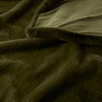 https://s3-ap-southeast-2.amazonaws.com/fusionfactory.commerceconnect.bbnt.production/pim_media/000/209/725/M_F_W26_Luxury-Faux-Fur-Throw_Moss_21361712_Detail-01_SI.jpg?1770866792