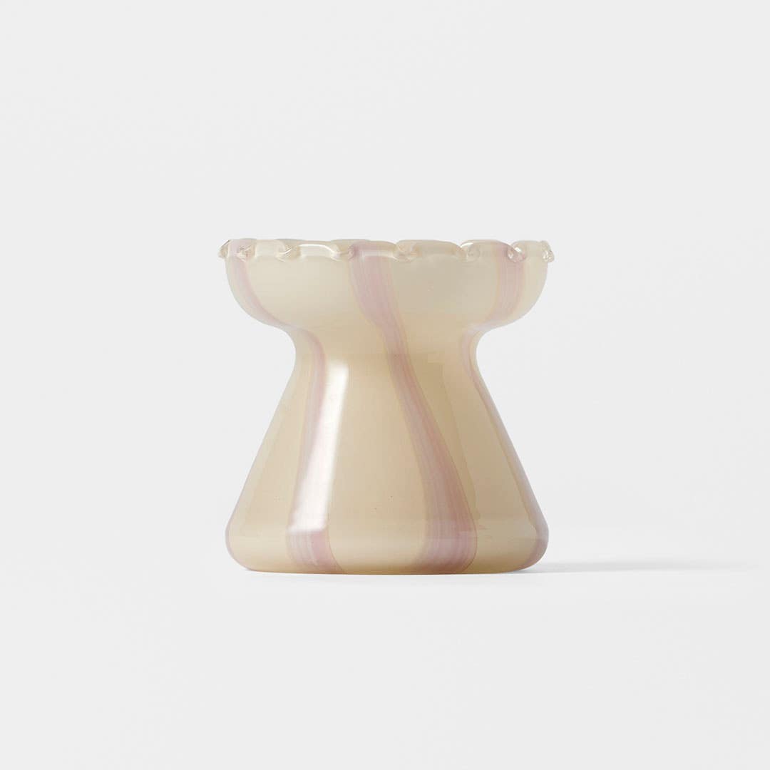 https://s3-ap-southeast-2.amazonaws.com/fusionfactory.commerceconnect.bbnt.production/pim_media/000/205/909/M_F_W26_Miramar-Glass-Vase-Lrg_Cream-Lilac_26922601_SI.jpg?1767065795