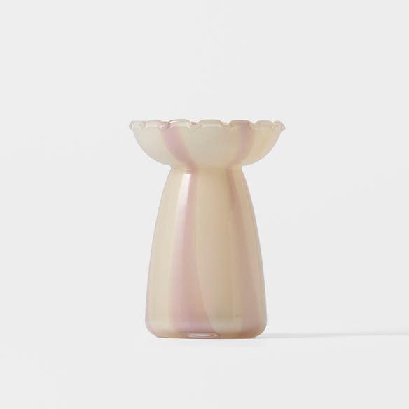 https://s3-ap-southeast-2.amazonaws.com/fusionfactory.commerceconnect.bbnt.production/pim_media/000/205/913/M_F_W26_Miramar-Glass-Vase-Tall_Cream-Lilac_26922401_SI.jpg?1767065818