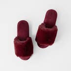 https://s3-ap-southeast-2.amazonaws.com/fusionfactory.commerceconnect.bbnt.production/pim_media/000/205/929/M_F_W26_Open-Toe-Fur-Slide-Sml-Med_Mulberry_26849801_SI.jpg?1767066715