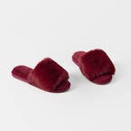 https://s3-ap-southeast-2.amazonaws.com/fusionfactory.commerceconnect.bbnt.production/pim_media/000/205/928/M_F_W26_Open-Toe-Fur-Slide-Sml-Med_Mulberry_26849801_V2_SI.jpg?1767066715