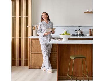 https://s3-ap-southeast-2.amazonaws.com/fusionfactory.commerceconnect.bbnt.production/pim_media/000/210/339/Alphina_Pyjamas.jpg?1772068654