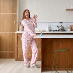 https://s3-ap-southeast-2.amazonaws.com/fusionfactory.commerceconnect.bbnt.production/pim_media/000/209/658/M_F_W26_PJs_Studio_LS_Cakes_Flannel_PJs_S_SI.jpg?1770859503