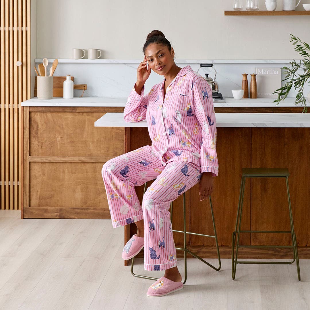 https://s3-ap-southeast-2.amazonaws.com/fusionfactory.commerceconnect.bbnt.production/pim_media/000/210/341/M_F_W26_PJs_Studio_LS_Tingles_Flannel_PJ_L_SI.jpg?1772068772