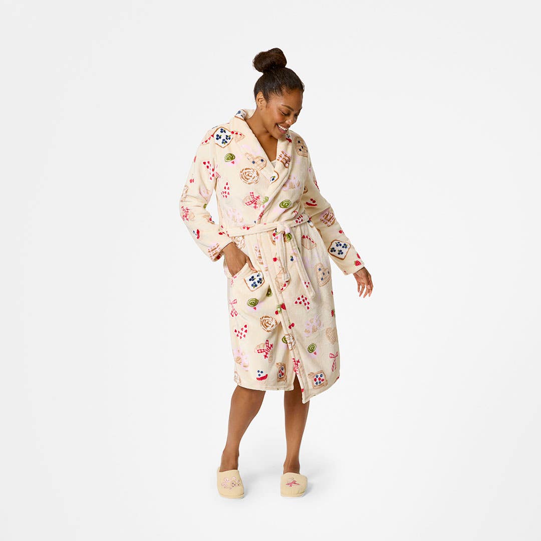 https://s3-ap-southeast-2.amazonaws.com/fusionfactory.commerceconnect.bbnt.production/pim_media/000/210/859/M_F_W26_Pastry-Club-Printed-Plush-robe_LRG_Pastry-Club_26915701_SI.jpg?1773121451