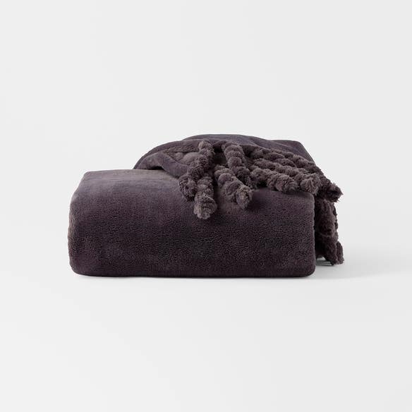 https://s3-ap-southeast-2.amazonaws.com/fusionfactory.commerceconnect.bbnt.production/pim_media/000/210/151/M_F_W26_Pia-Plush-Throw_Charcoal_26853706_SI.jpg?1771466546