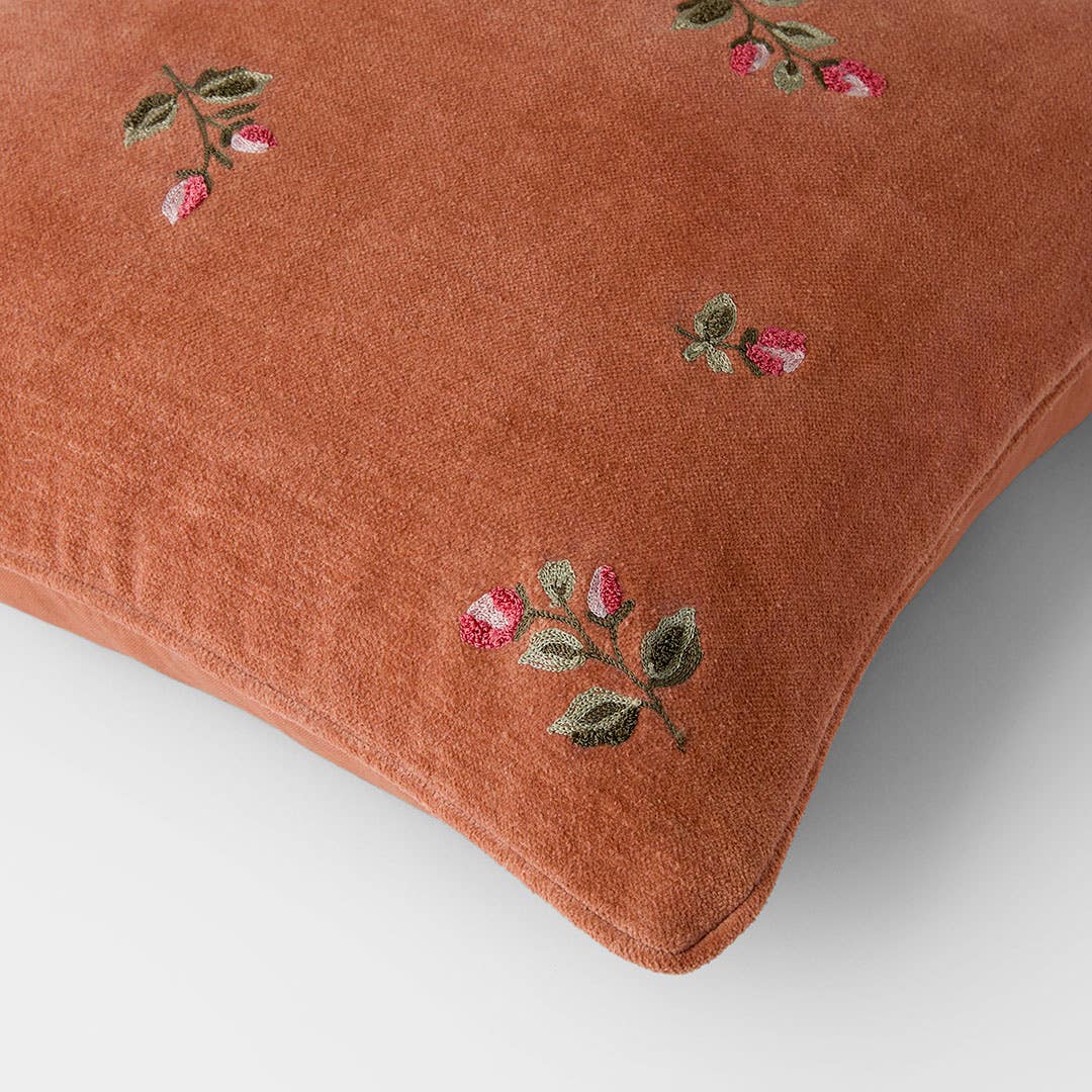 https://s3-ap-southeast-2.amazonaws.com/fusionfactory.commerceconnect.bbnt.production/pim_media/000/209/815/M_F_W26_Posie-Rose-Cushion_Rust_26935401_Detail_SI.jpg?1770869711