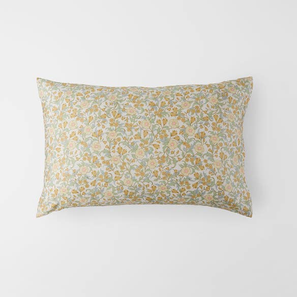 https://s3-ap-southeast-2.amazonaws.com/fusionfactory.commerceconnect.bbnt.production/pim_media/000/206/880/M_F_W26_STD-Silk-Print-Pillowcase-Cordelia_Buttercup_26942104_SI.jpg?1767920456