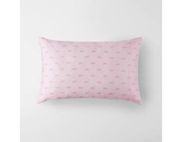 https://s3-ap-southeast-2.amazonaws.com/fusionfactory.commerceconnect.bbnt.production/pim_media/000/206/884/M_F_W26_STD-Silk-Print-Pillowcase-Sweet-Bows_Light-Pink_26942101_SI.jpg?1767920720