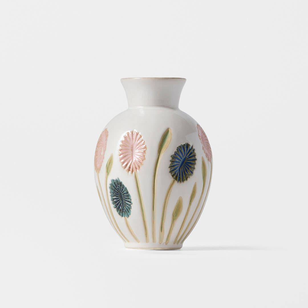 https://s3-ap-southeast-2.amazonaws.com/fusionfactory.commerceconnect.bbnt.production/pim_media/000/205/982/M_F_W26_Selene-Ceramic-Vase_Pink-Multi_26903001_SI.jpg?1767068976