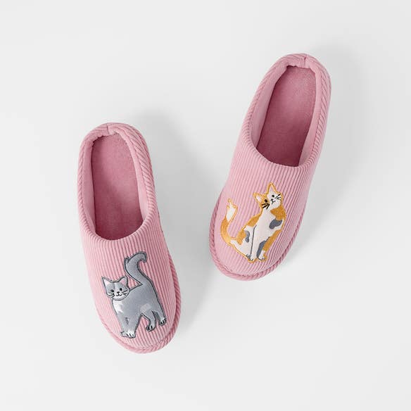 https://s3-ap-southeast-2.amazonaws.com/fusionfactory.commerceconnect.bbnt.production/pim_media/000/206/007/M_F_W26_Tingles-Slippers-S-M_Pink_26850901_SI.jpg?1767070333
