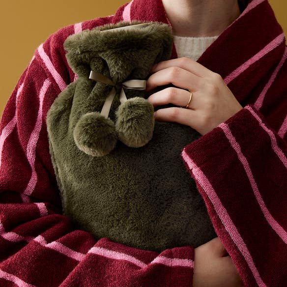 https://s3-ap-southeast-2.amazonaws.com/fusionfactory.commerceconnect.bbnt.production/pim_media/000/212/297/M_F_W26_Winter_Accessories_Hot_Water_Bottle_w_Robe_11501_SI.jpg?1775008116