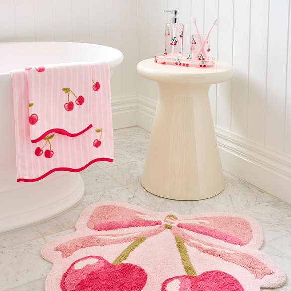 https://s3-ap-southeast-2.amazonaws.com/fusionfactory.commerceconnect.bbnt.production/pim_media/000/213/876/M_F_W26_Winter_Hampton_LS_Bathroom_Cherry_Story_Hero_SI.jpg?1779337262