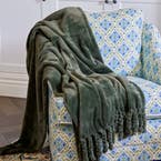 https://s3-ap-southeast-2.amazonaws.com/fusionfactory.commerceconnect.bbnt.production/pim_media/000/212/272/M_F_W26_Winter_Hampton_LS_Throws_Pia_Plush_Throw_Thyme_SI.jpg?1775004560