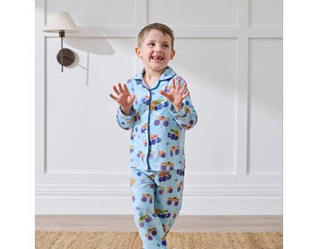 https://s3-ap-southeast-2.amazonaws.com/fusionfactory.commerceconnect.bbnt.production/pim_media/000/207/550/M_F_Winter_26_Studio_Kids_PJs-Flannel_Derby-Time-1_SI.jpg?1769488324
