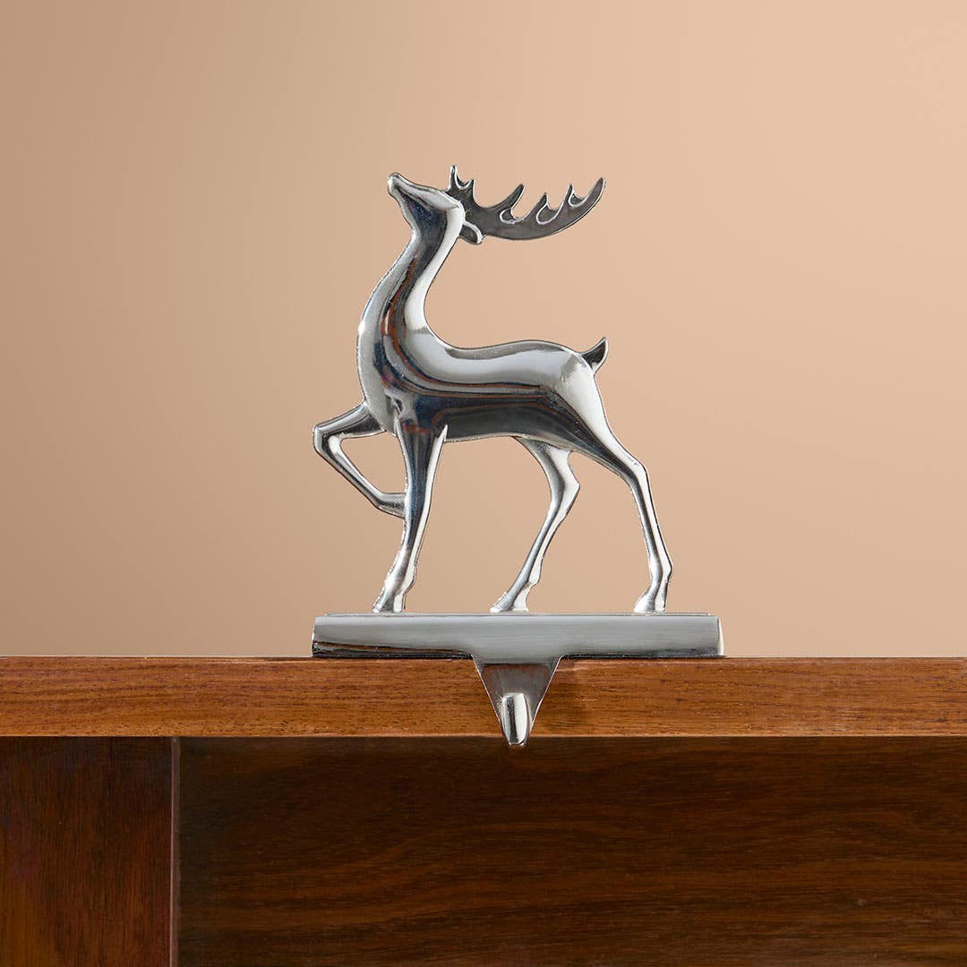 https://s3-ap-southeast-2.amazonaws.com/fusionfactory.commerceconnect.bbnt.production/pim_media/000/216/831/M_F_Xmas-26-27_CG_HOOKS_Reindeer-Stocking-Hanger-Silver_20157401_SI.jpg?1783660024
