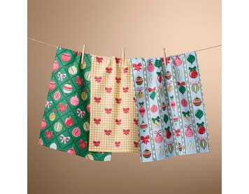 https://s3-ap-southeast-2.amazonaws.com/fusionfactory.commerceconnect.bbnt.production/pim_media/000/212/984/M_F_Xmas-26-27_CG_TEA-TOWEL-Baubles-_-Bows-TT_S3_27118001_SI.jpg?1777615332