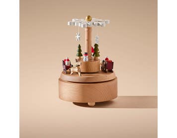 https://s3-ap-southeast-2.amazonaws.com/fusionfactory.commerceconnect.bbnt.production/pim_media/000/214/900/M_F_Xmas-26-27_CG_TOY_Wooden-Sledding-Santca-Musical-Box-Natural_20579701_SI.jpg?1781662788