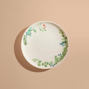 https://s3-ap-southeast-2.amazonaws.com/fusionfactory.commerceconnect.bbnt.production/pim_media/000/217/007/M_F_Xmas-26-27_CG_XMAS_DINING_Huckleberry-Side-Plate_27116601_SI.jpg?1783906232